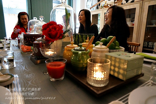 2014【屋頂上的貓 食堂。私廚】逸仙路新家新風貌。訂位要等N個月後 @麻吉小兔。世界行旅