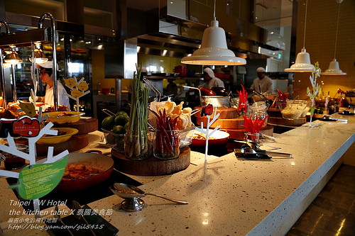 期間限定！台北W Hotel【The Kitchen Table。泰國美食節】 @麻吉小兔。世界行旅
