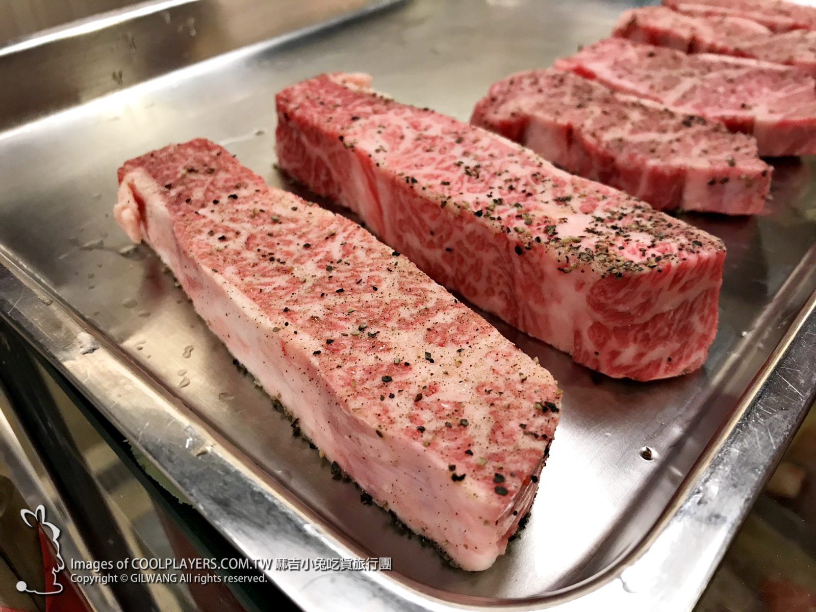 日本和牛開放【廣島縣產 A5 BMS 10 頂級黑毛和牛】小六食堂就能吃到超級美味 @麻吉小兔。世界行旅