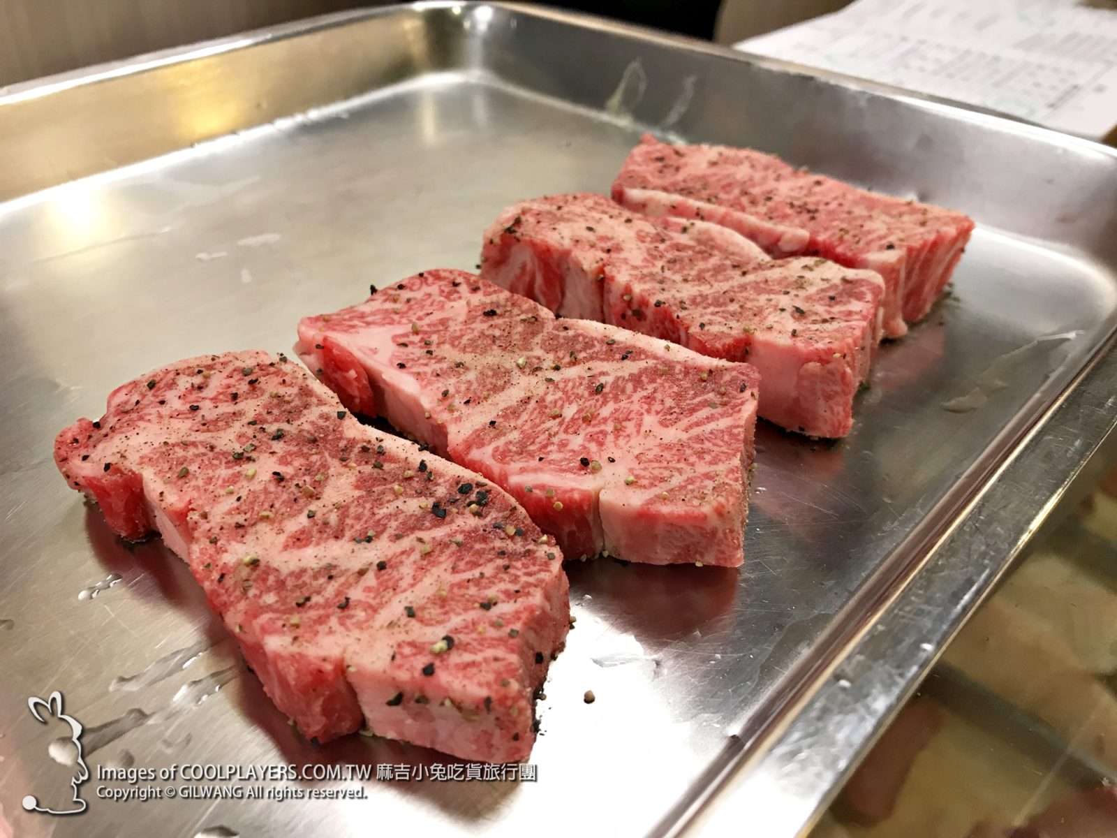 日本和牛開放【廣島縣產 A5 BMS 10 頂級黑毛和牛】小六食堂就能吃到超級美味 @麻吉小兔。世界行旅