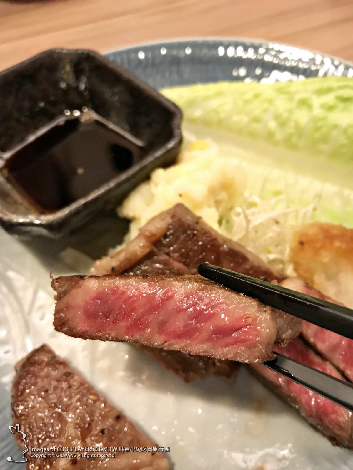 日本和牛開放【廣島縣產 A5 BMS 10 頂級黑毛和牛】小六食堂就能吃到超級美味 @麻吉小兔。世界行旅