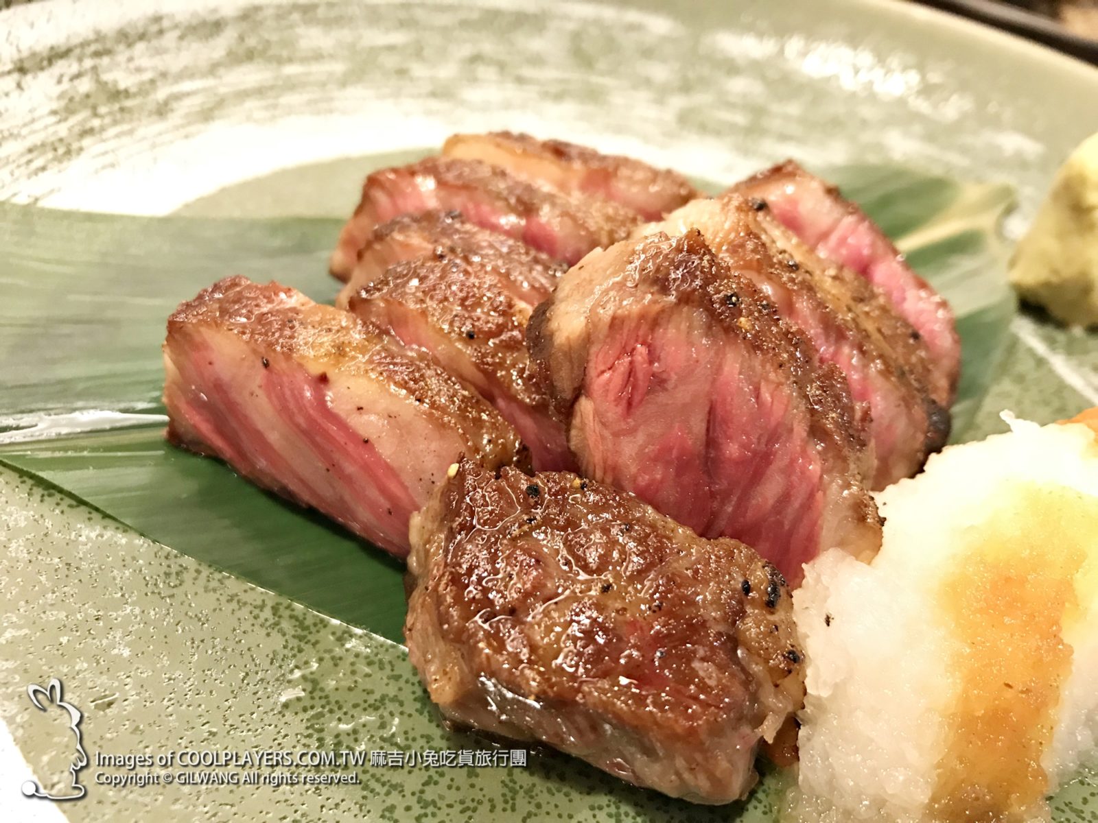 日本和牛開放【廣島縣產 A5 BMS 10 頂級黑毛和牛】小六食堂就能吃到超級美味 @麻吉小兔。世界行旅
