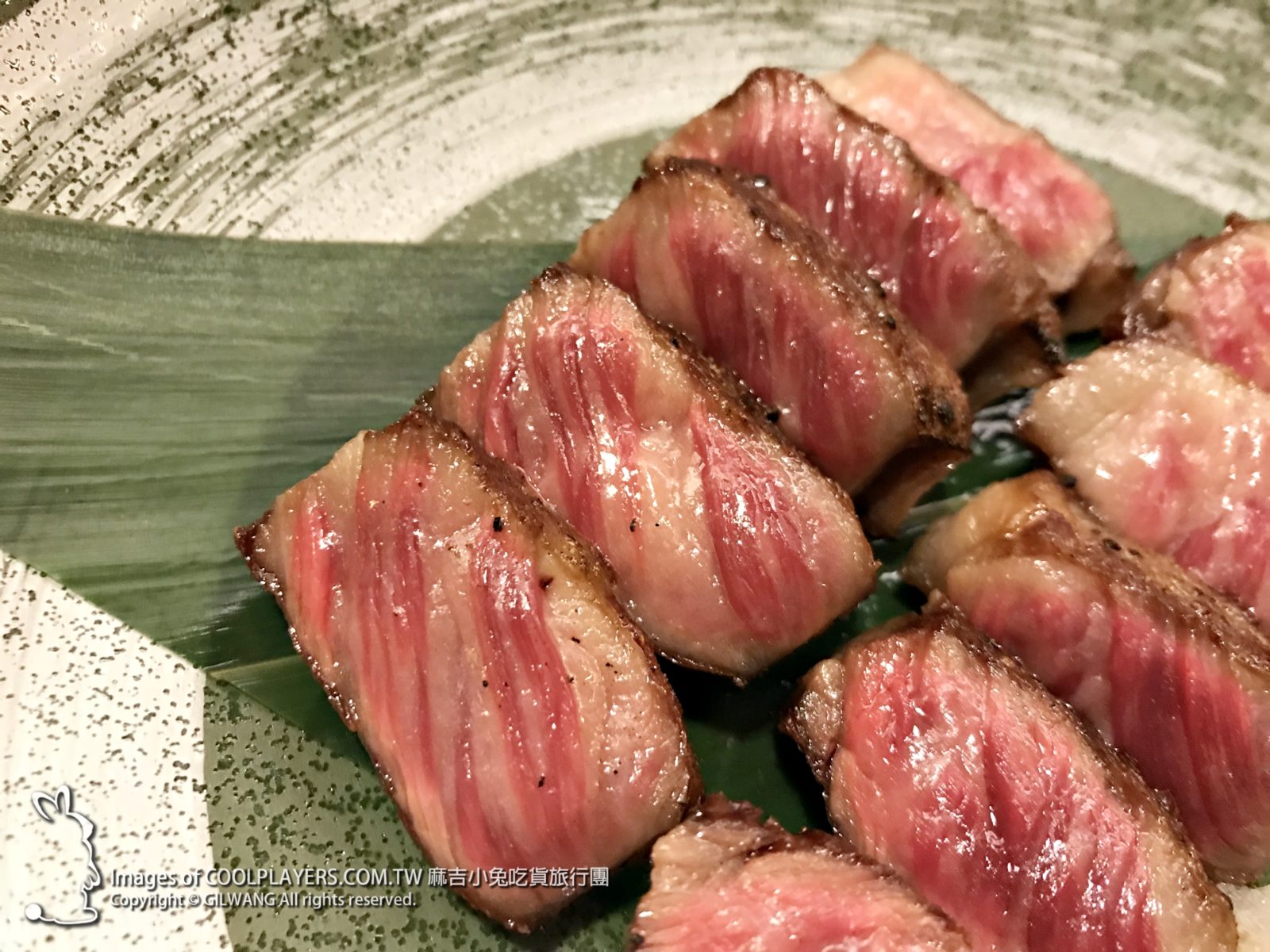 日本和牛開放【廣島縣產 A5 BMS 10 頂級黑毛和牛】小六食堂就能吃到超級美味 @麻吉小兔。世界行旅