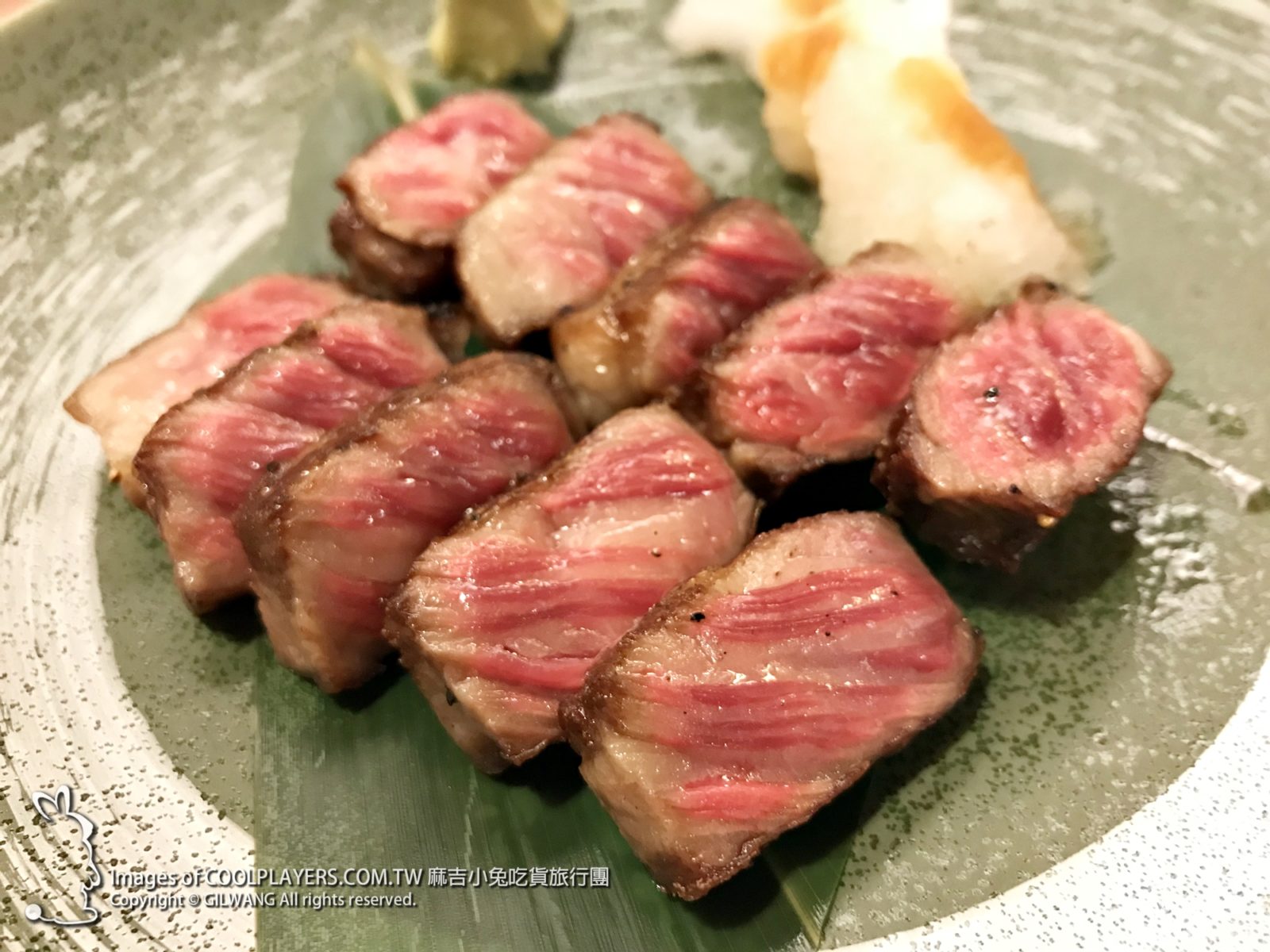 日本和牛開放【廣島縣產 A5 BMS 10 頂級黑毛和牛】小六食堂就能吃到超級美味 @麻吉小兔。世界行旅