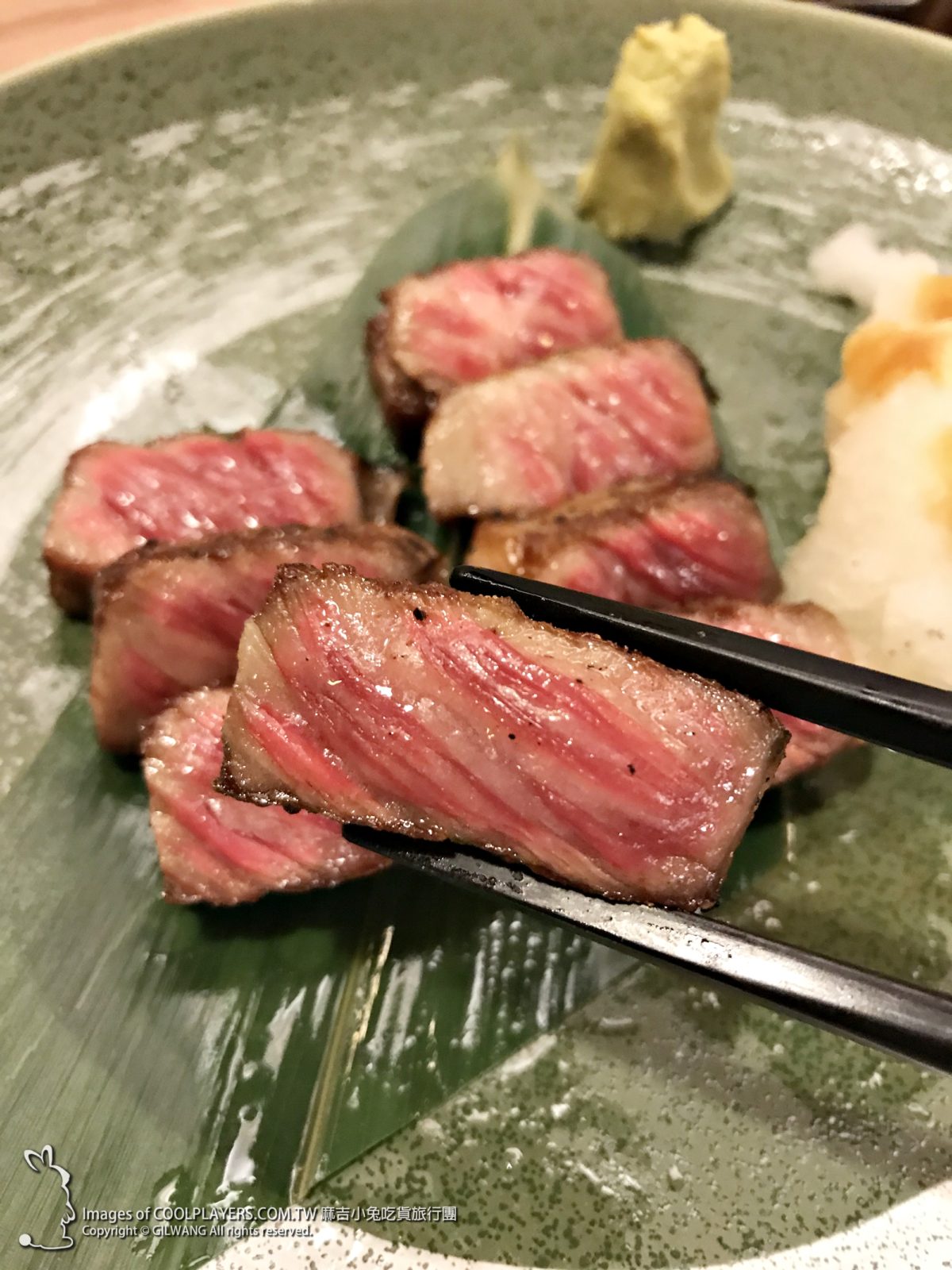 日本和牛開放【廣島縣產 A5 BMS 10 頂級黑毛和牛】小六食堂就能吃到超級美味 @麻吉小兔。世界行旅