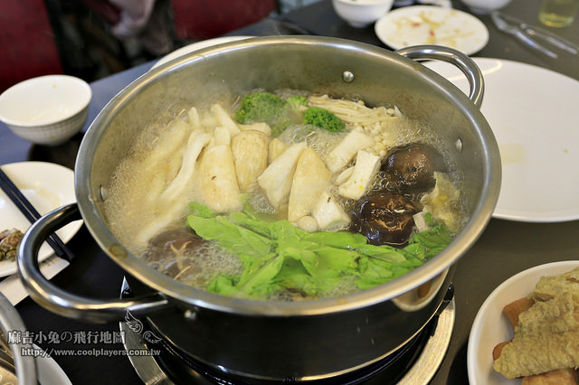 內湖/東湖新開幕【蒸霸王東湖店】超人氣蒸氣火鍋/蒸氣海鮮塔~新鮮沙公 沙母 龍蝦 海鮮 @麻吉小兔。世界行旅