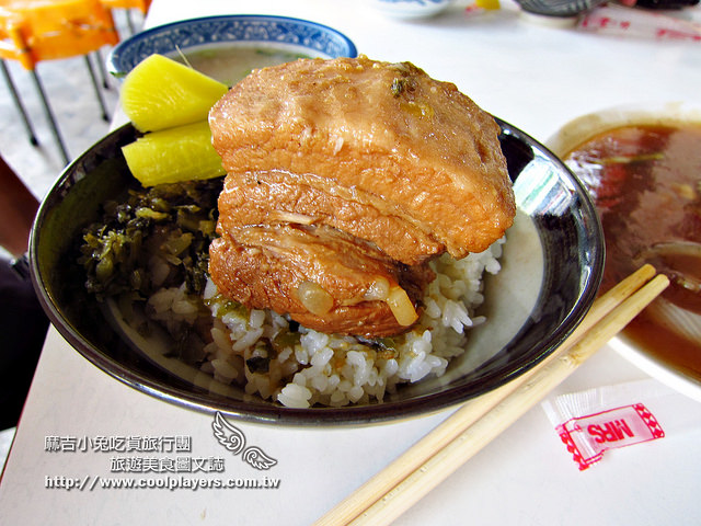 台南1980年老店~小南【炒鱔魚專家-信義小吃店】在地人吃這家~超鮮野生鱔魚意麵 @麻吉小兔。世界行旅